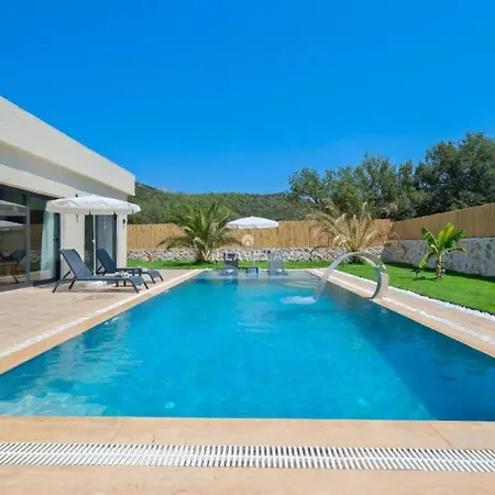 Tera Private Pool & Jacuzzi 费特希耶