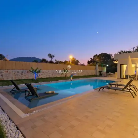 Tera Private Pool & Jacuzzi 빌라 *